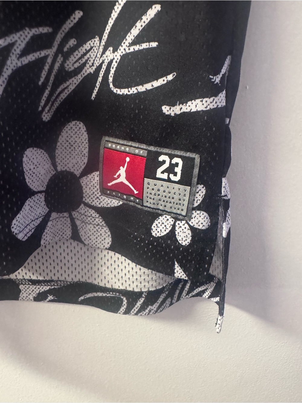 Jordan Flight 23 Floral Mesh Jersey Tank Youth Medium Black White - Picture 3 of 4